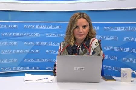 סווינדז׳ תלמנגיזי, מגישת Musavat TV, באולפן